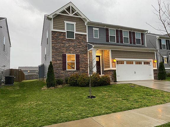 3rd image of 1845 Amesbury Ln