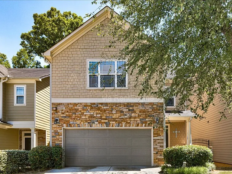 123 Wellbrook Ct NE — Photo 1