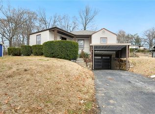 2218 Forest Ln, Kansas City, KS 66106