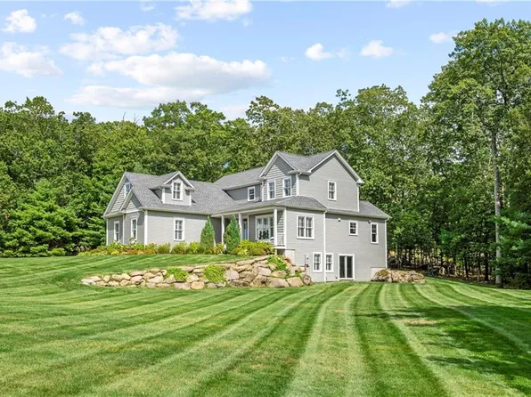 64 Knight View Dr, West Greenwich, RI 02817