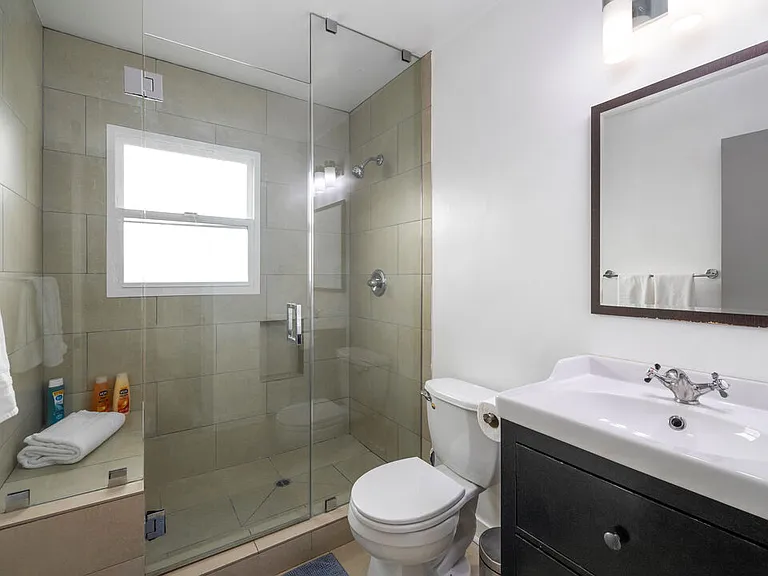 9904 Robbins Dr — Photo 12