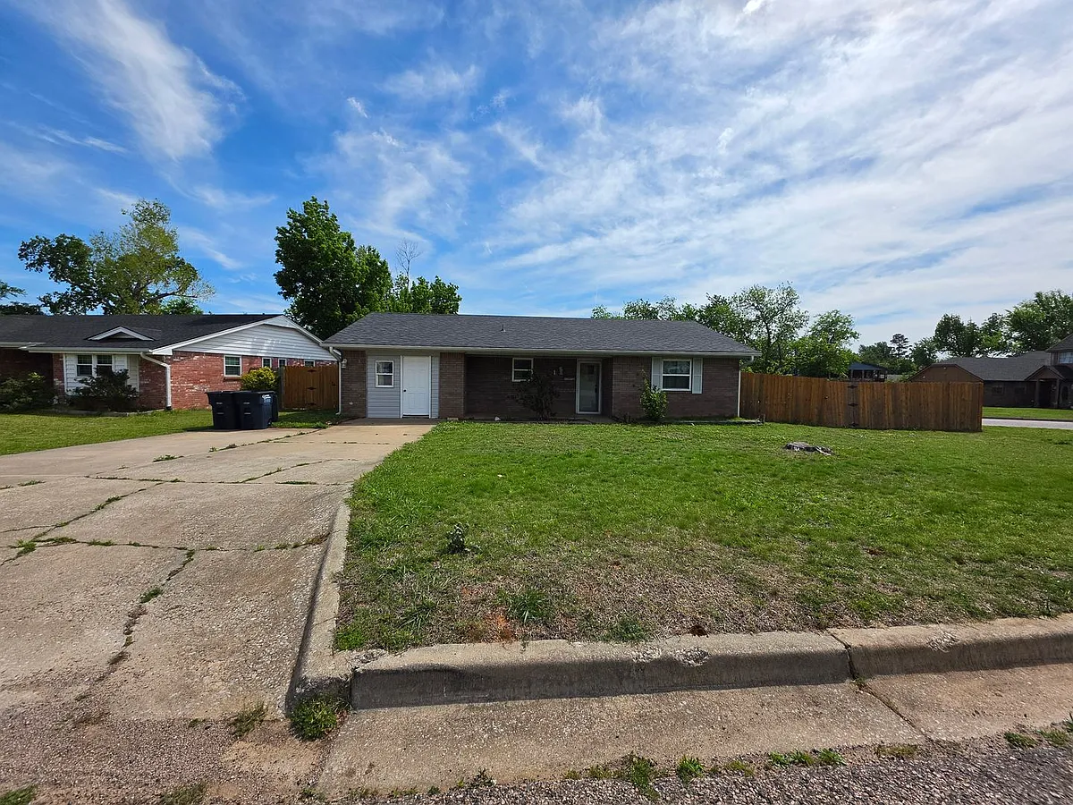 Building Photo - 1 Red Oak Rd