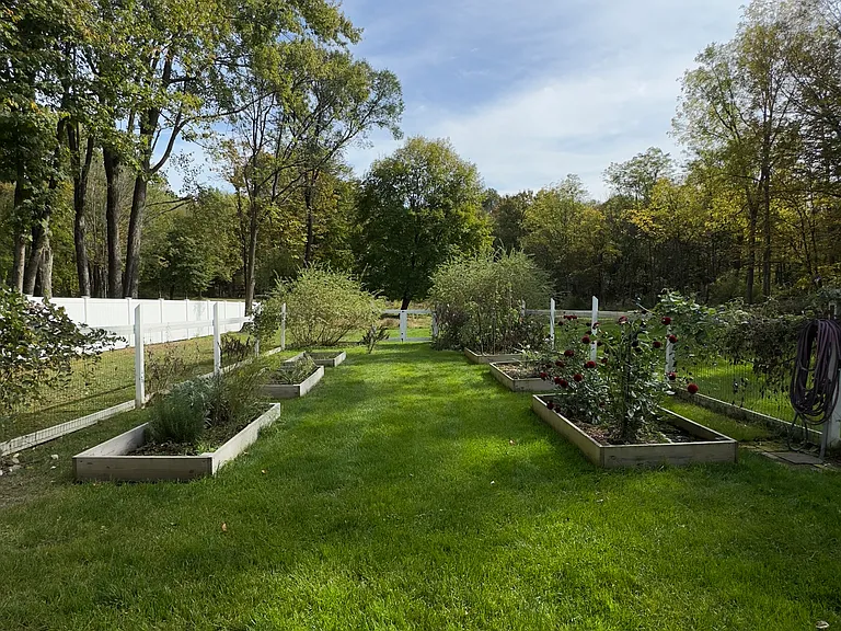 2422 Salt Point Tpke — Photo 9