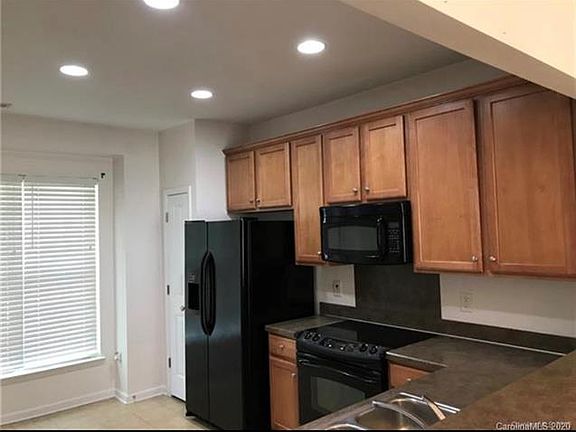4th image of 811 Cattaloochee Ln