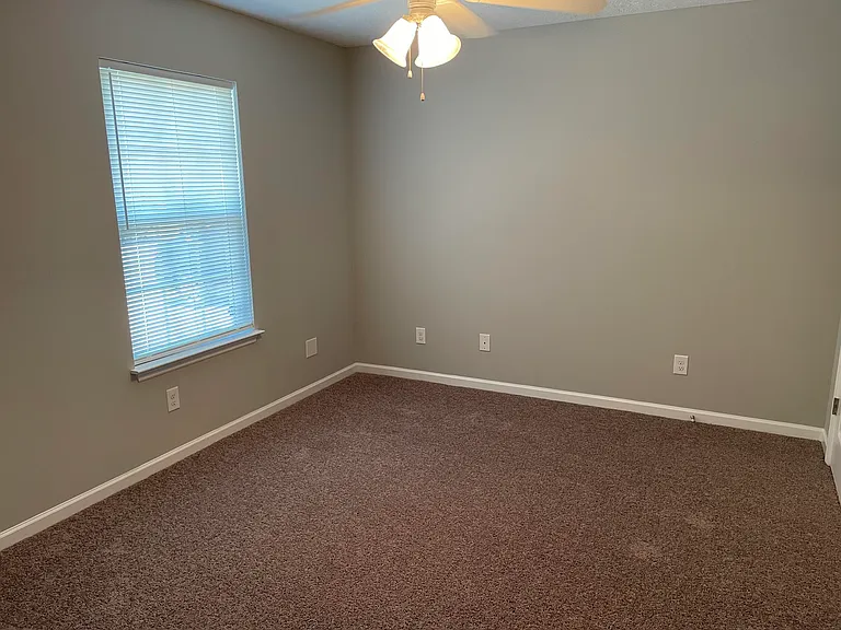2104 Julius Dr — Photo 3