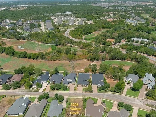 3208 Walnut Creek Ct, Bryan, TX 77807