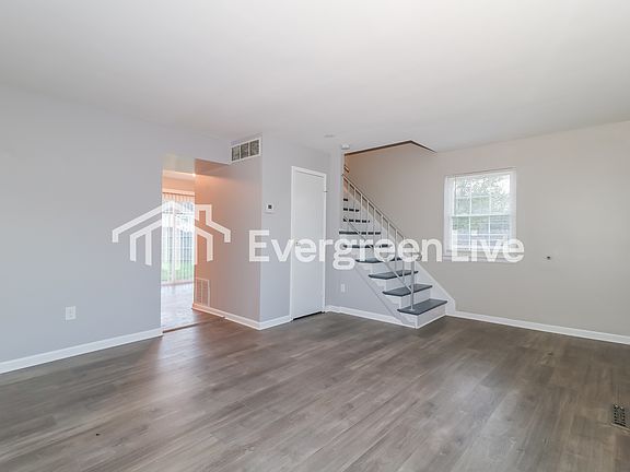2nd image of 1553 Charlestown Dr