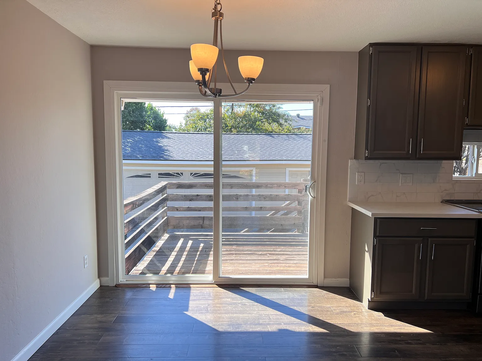 5 bed, 2000 sqft, $5,600 — Photo 4