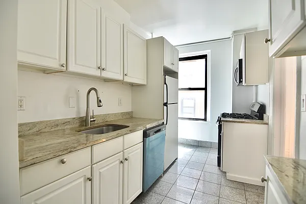 Rented by Bohemia Realty Group | media 19