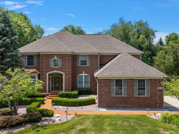 8507 Newbury Ct N, Canton, MI 48187