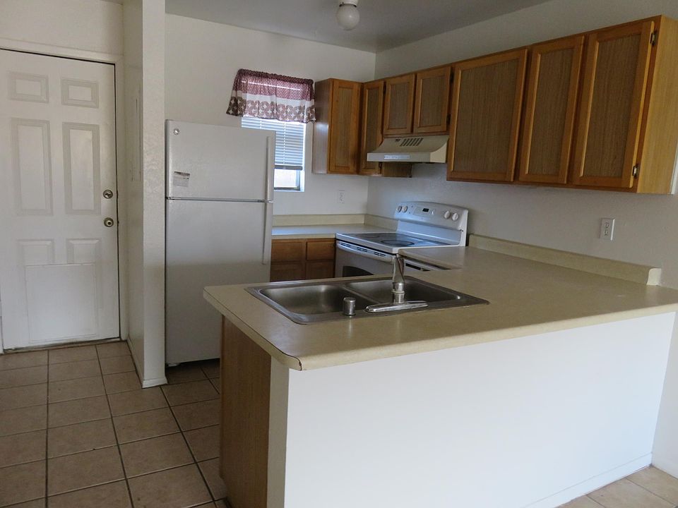 2nd image of 2337 Sambrano Ave APT B