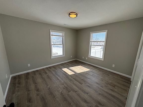 5th image of 511 W Cottonwood St