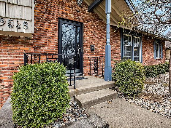 4th image of 9548 Dearborn St