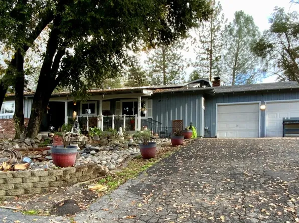 48833 Rock Point Rd, Oakhurst, CA 93644