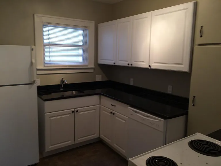 806 Forest Ave — Photo 15