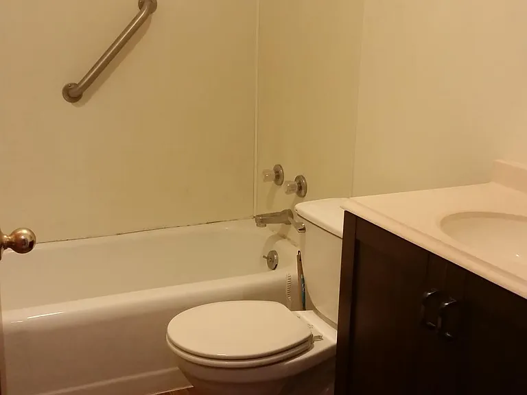 1834 Brenton Rd #1B — Photo 2