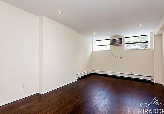 4th image of 1556 York Ave APT 1A
