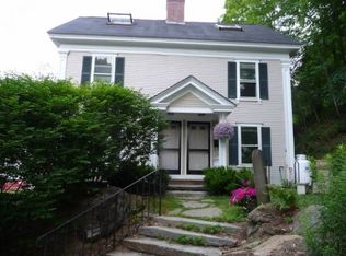 34 High St #B, Woodstock, VT 05091