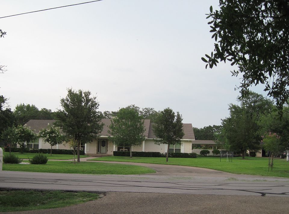 1st image of 7201 Oak Forest Dr