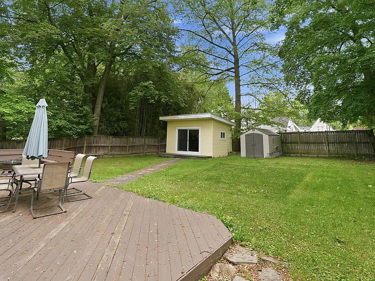 7605 Fisher Dr — Photo 23