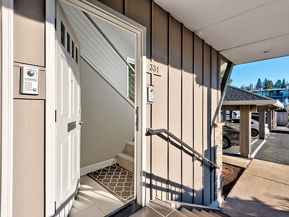 4th image of 331 101st Ave SE #D-301