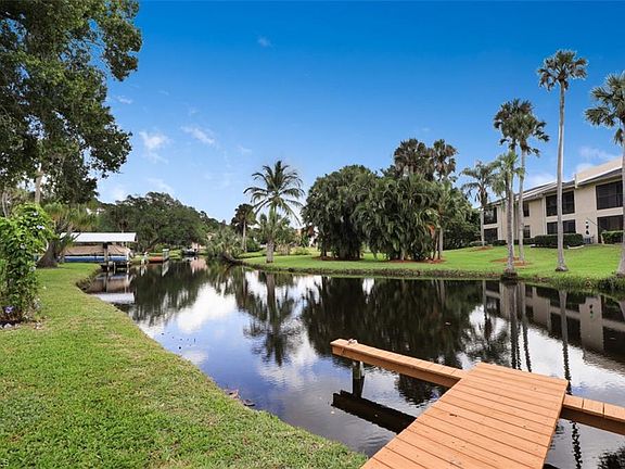 3rd image of 1858 Flamingo Dr
