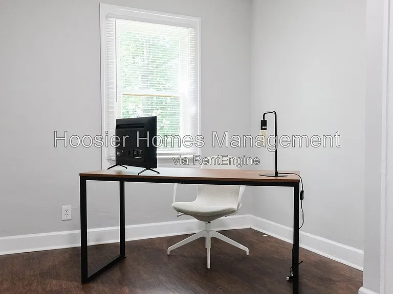 2035 E 43rd St — Photo 16