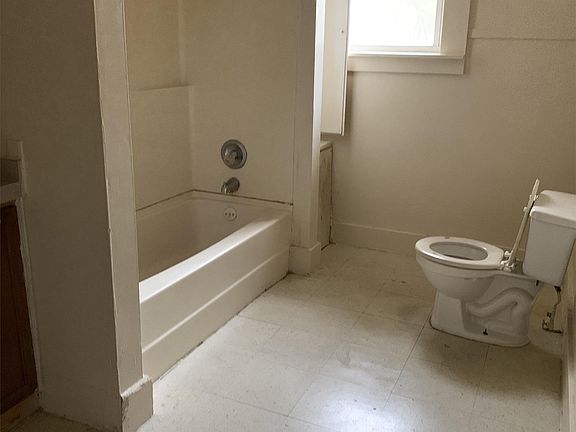 3rd image of 423 W Marion St #3B