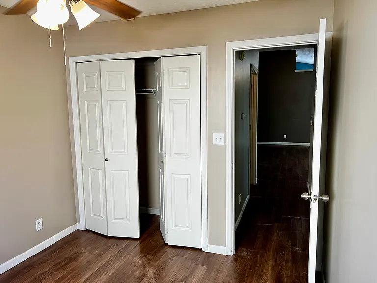 237 Cromwell Ct — Photo 5