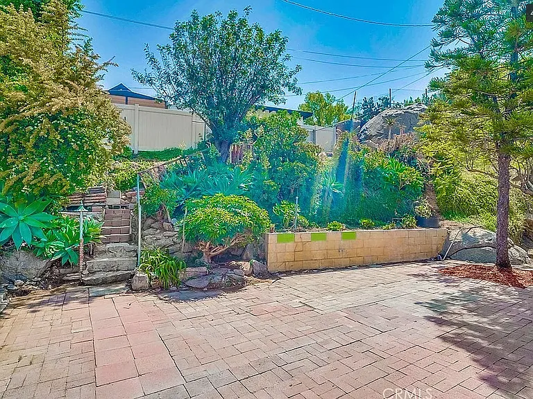 6310 Avenue De Palma — Photo 35