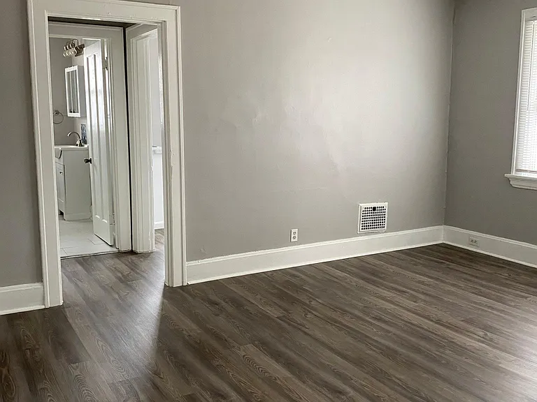 2624 Duck Creek Rd #3 — Photo 2