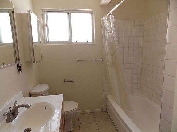 3rd image of 1109 College View Dr APT 14