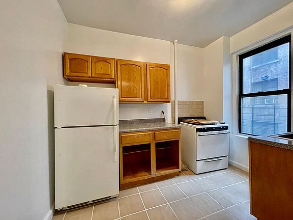 5th image of 162 E 184th St APT 5
