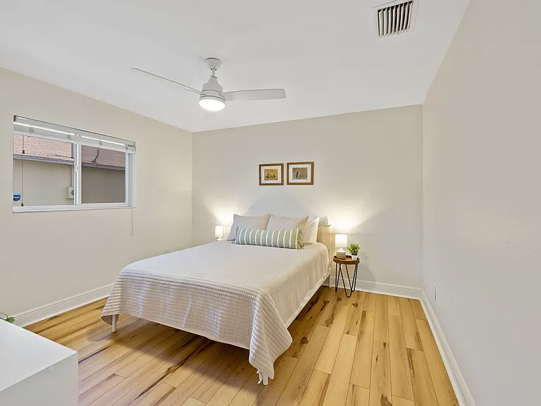 2309 SW 27th St — Photo 14
