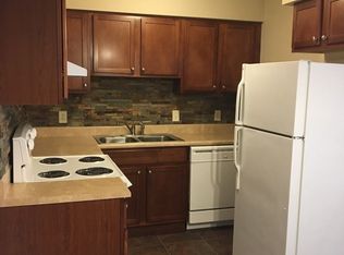 1120 Utica Ridge Ct APT 9, Bettendorf, IA 52722