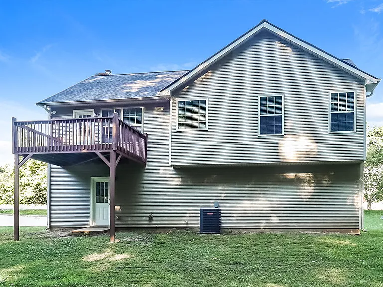 97 Summer Creek Dr — Photo 17