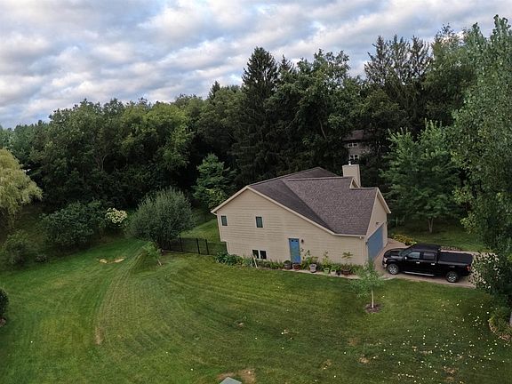 2nd image of 1585 N Elm St