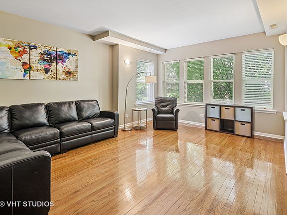 3rd image of 4915 N Hoyne Ave APT 2S