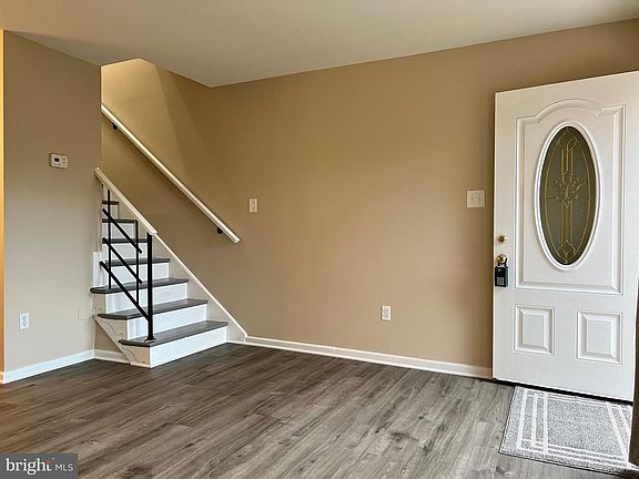 4th image of 10135 Mosby Woods Dr