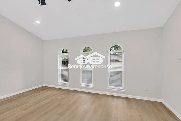 4840 Graham Ct — Photo 8