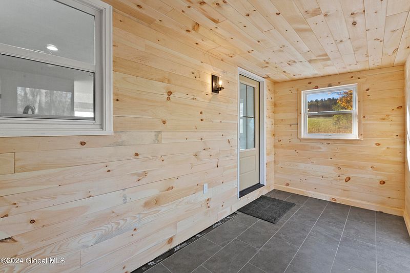 5th image of 205 Schoonmaker Road