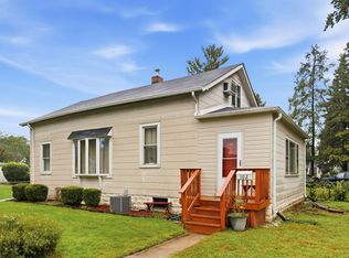 102 N Adams St, Westmont, IL 60559