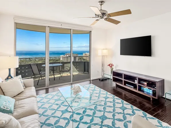 421 Olohana St APT 2502, Honolulu, HI 96815