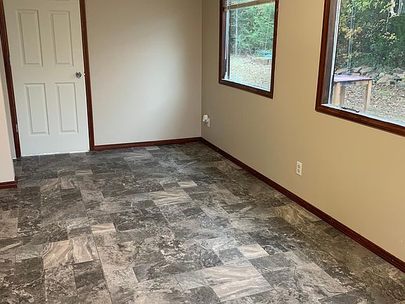 3rd image of 240 Huckleberry Dr