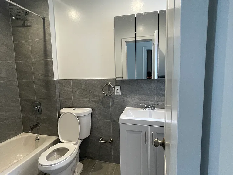1848 Tomlinson Ave #3 — Photo 2