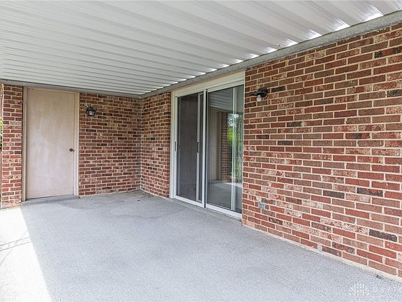 5th image of 370 Clareridge Ln