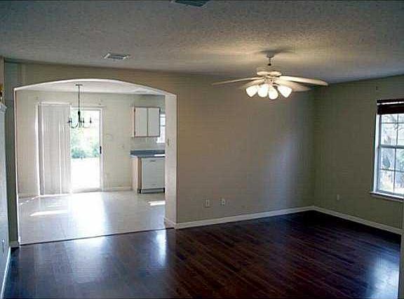 4th image of 1503 Carriage Hills Trl
