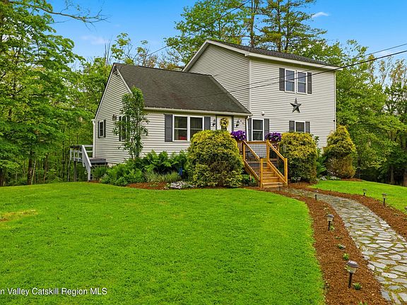 3rd image of 186 Cedar Hill Road