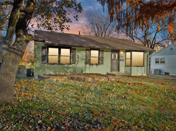 9818 Eastdell Dr, Saint Louis, MO 63136