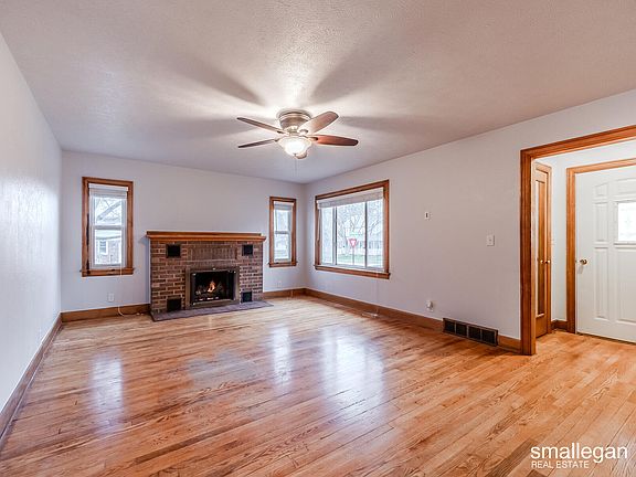 3rd image of 2501 Boulevard Dr SW